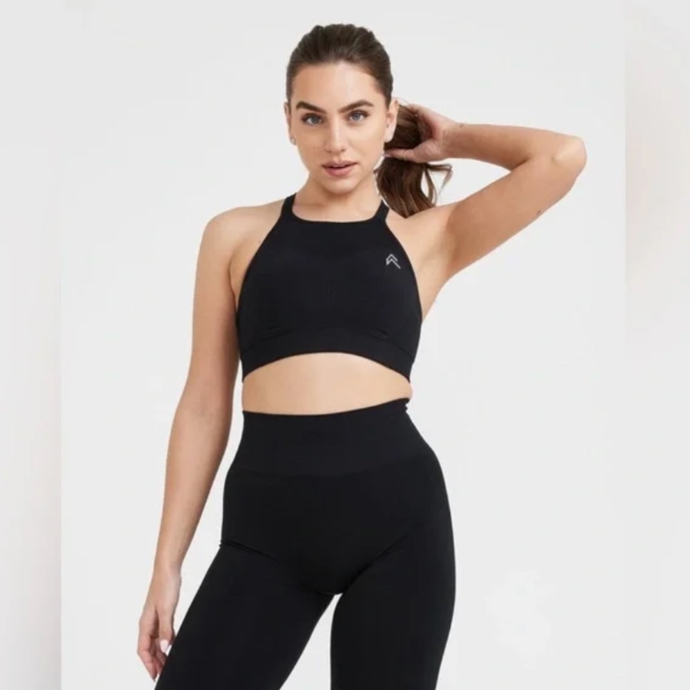 ONER | EFFORTLESS SEAMLESS HIGH NECK BRALETTE
